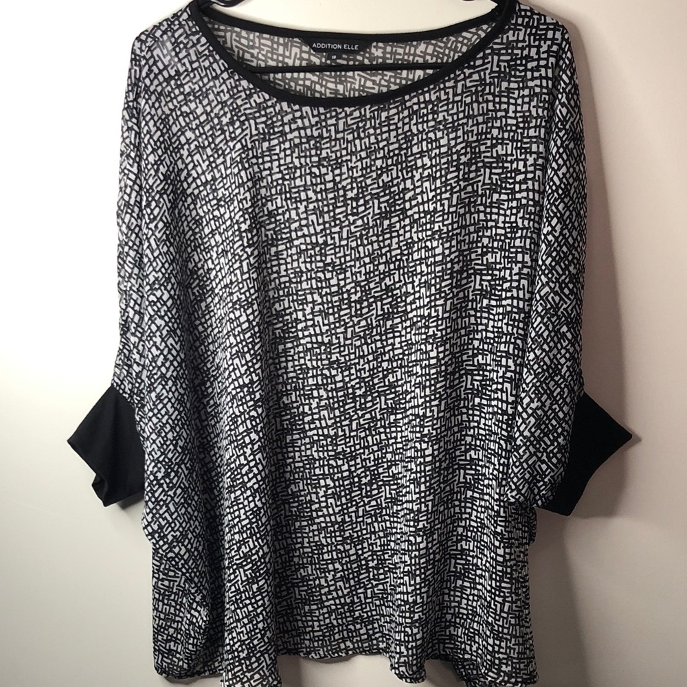 Black and White Geometric Women's Top